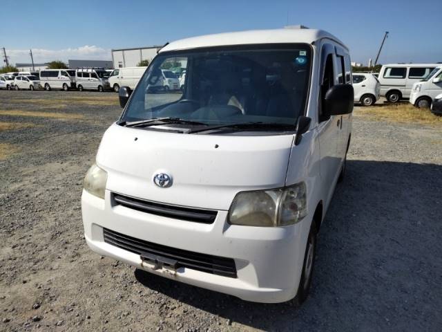 4591 TOYOTA TOWN ACE VAN S402M 2015 г. (LUM Fukuoka Nyusatsu)